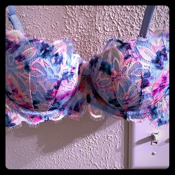VS Pink floral Push up bra - Picture 2 of 6
